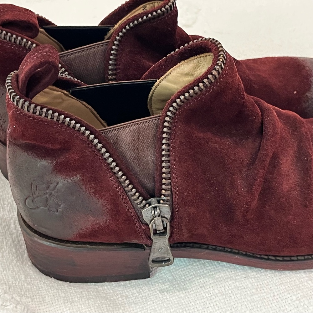 John Fluevog Evers Ankle Boot in Excellent pre owned Condition